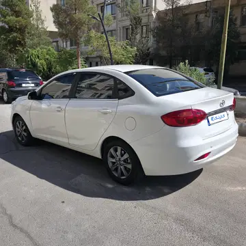 جک J4 مدل ۱۴۰۴ - بی رنگ و ضربه - بازدید سمنان - تصویر 2