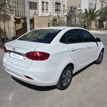 جک J4 مدل ۱۴۰۴ - بی رنگ و ضربه - بازدید سمنان - تصویر 3