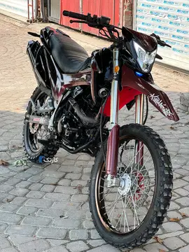 جهان همتا‏، فلات CRF200‏ - تصویر 1