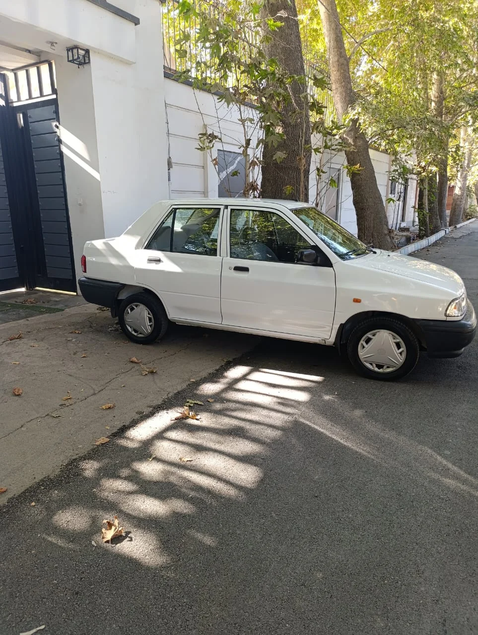 قیمت خودروهای پرفروش در بازار آزاد – سهشنبه ۲۰ آبان ۱۴۰۴