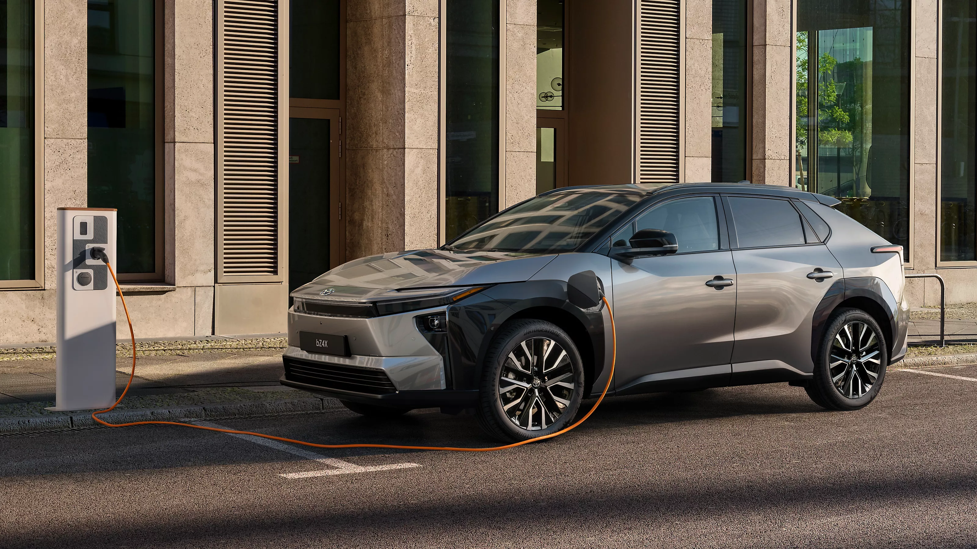 شرایط جدید فروش تویوتا BZ4X برقی در ایران | آبان 1404