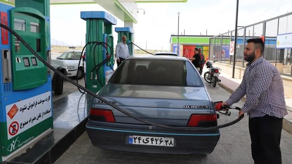 زمزمه های حذف سهمیه بنزین 1500 تومانی