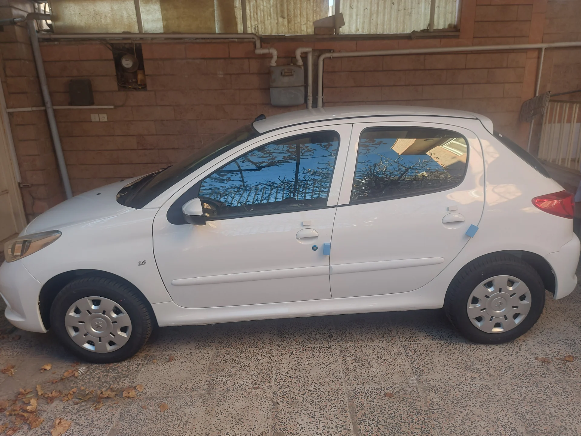 لیست قیمت خودروهای پرفروش داخلی و وارداتی پنجشنبه 11 دی 1404